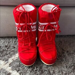 Moon Boot Icon nylon boot. Red. Size 35/38. New in box.